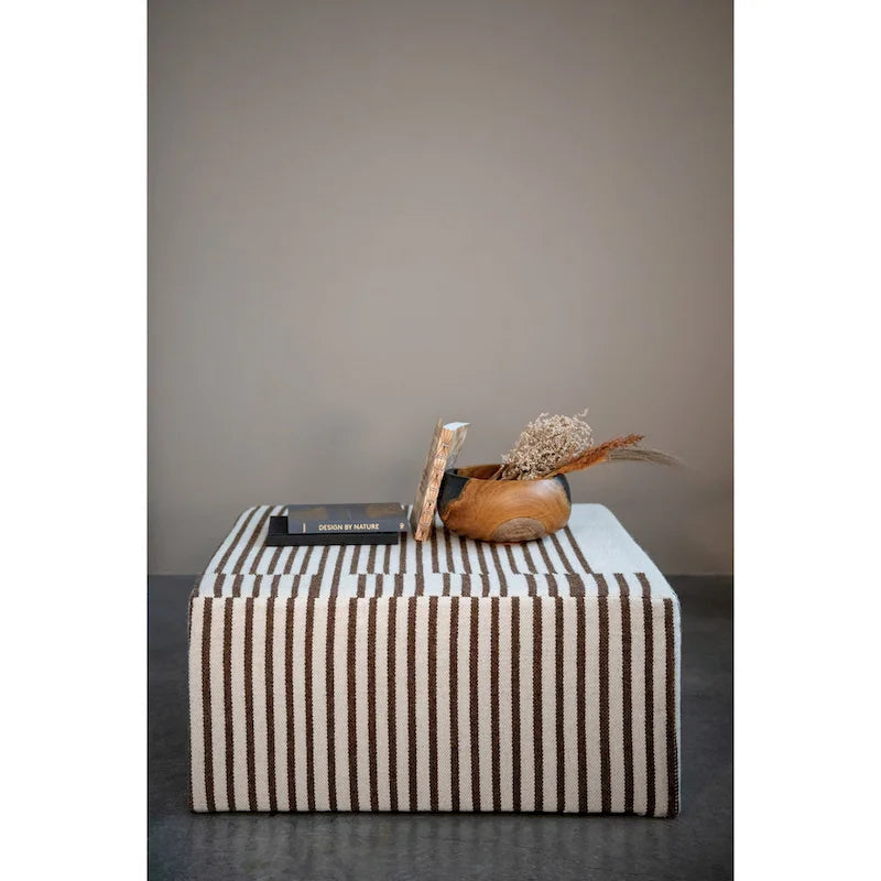 Table basse et tabouret rembourrés